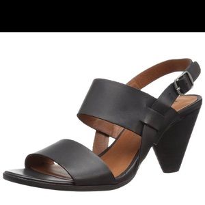 NWT Lucky Brand Veneesha sandals size 8.5